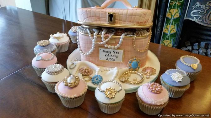 Jewellery themed cup cakes